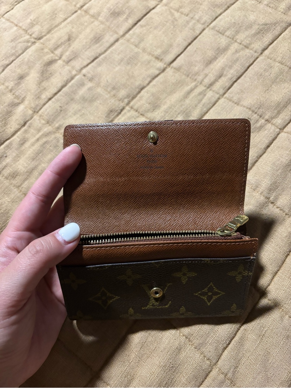 Louis Vuitton Monogram Canvas Key & Card Holder in Brown and Gold - Picture 3 of 4